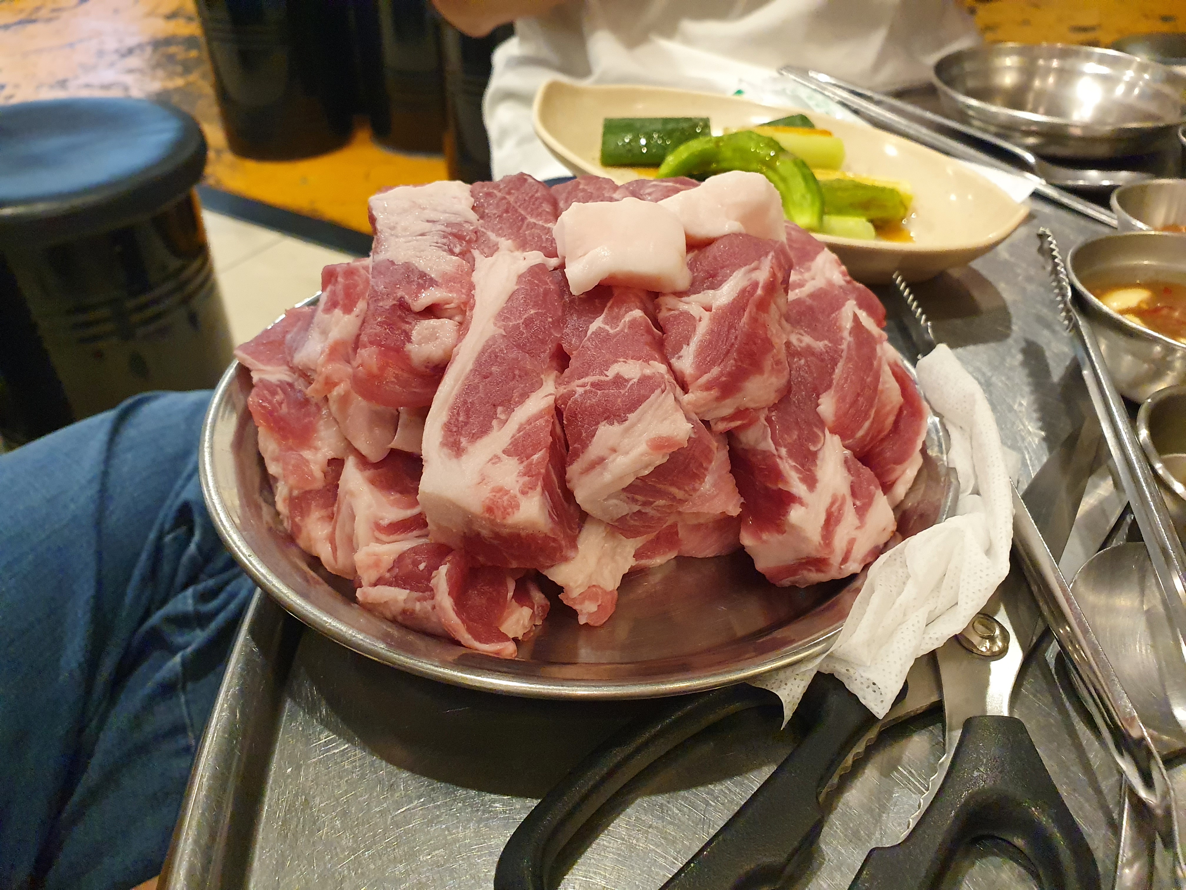 두꺼운-생목살