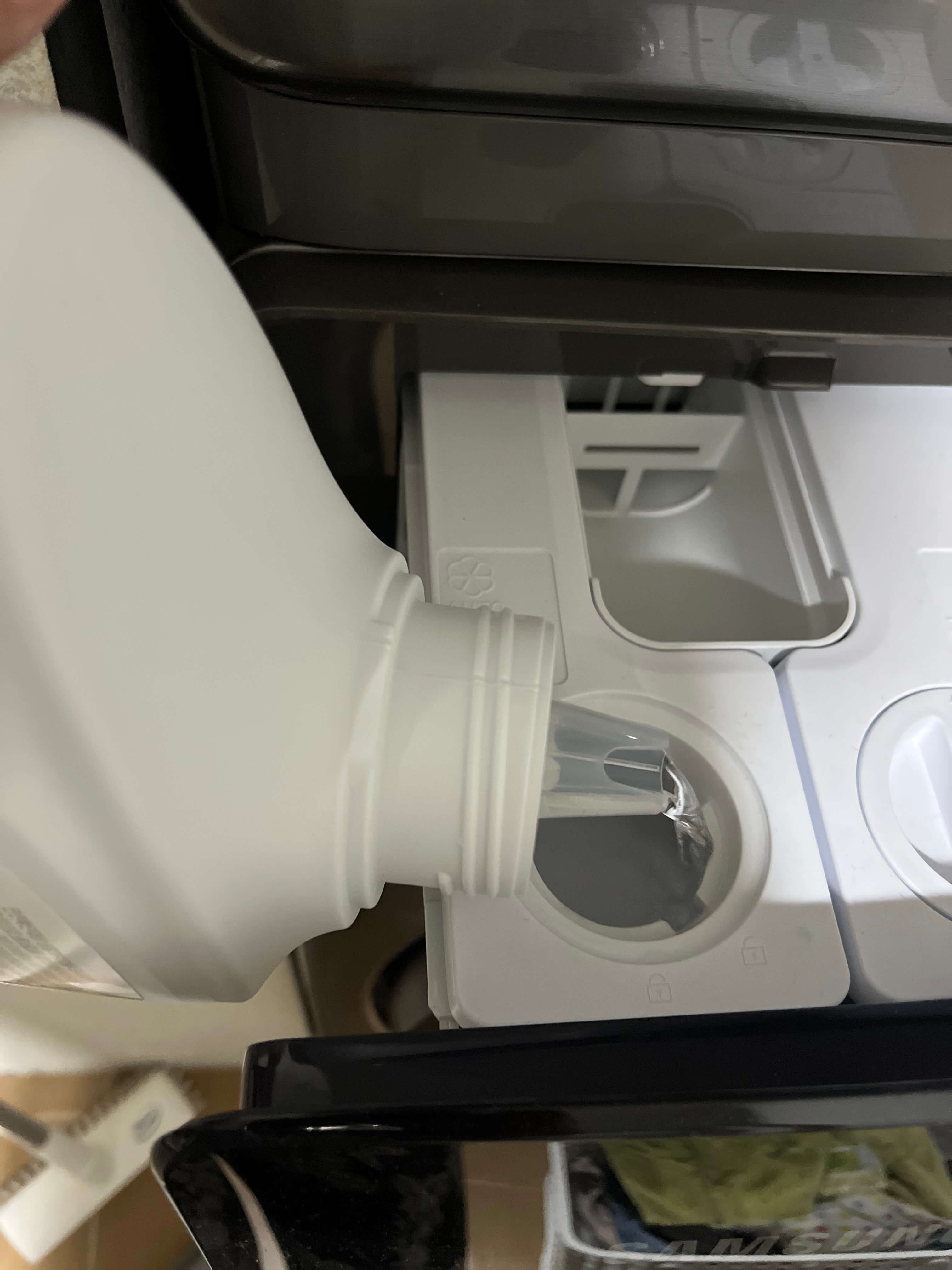 랩신 섬유항균제 세탁기 섬유유연제통에 넣는 사진1