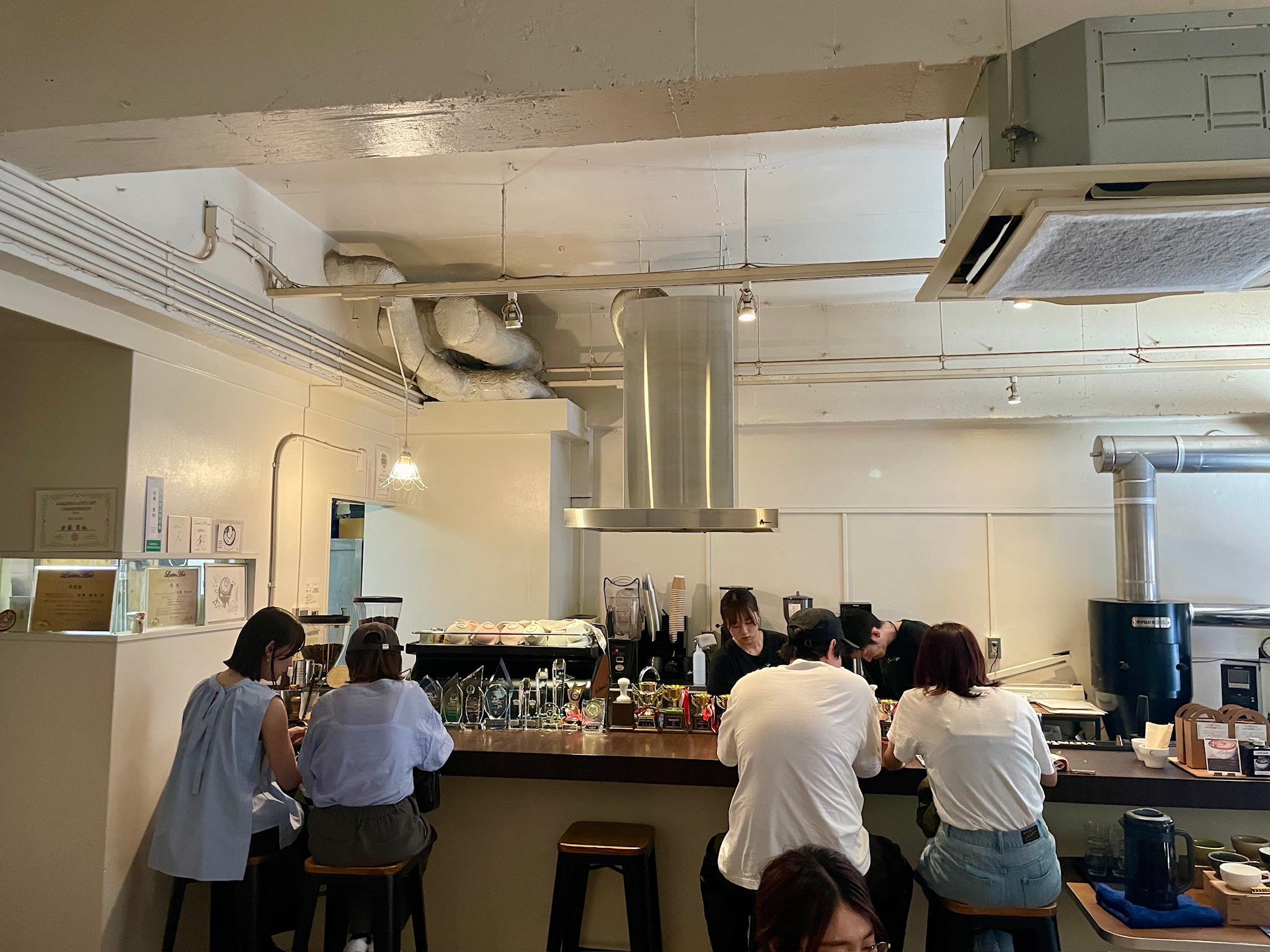 커넥트 커피 내부