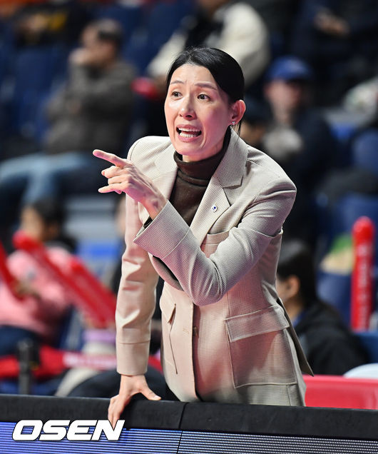 우리은행 여자농구단 전주원 감독 전격 선임