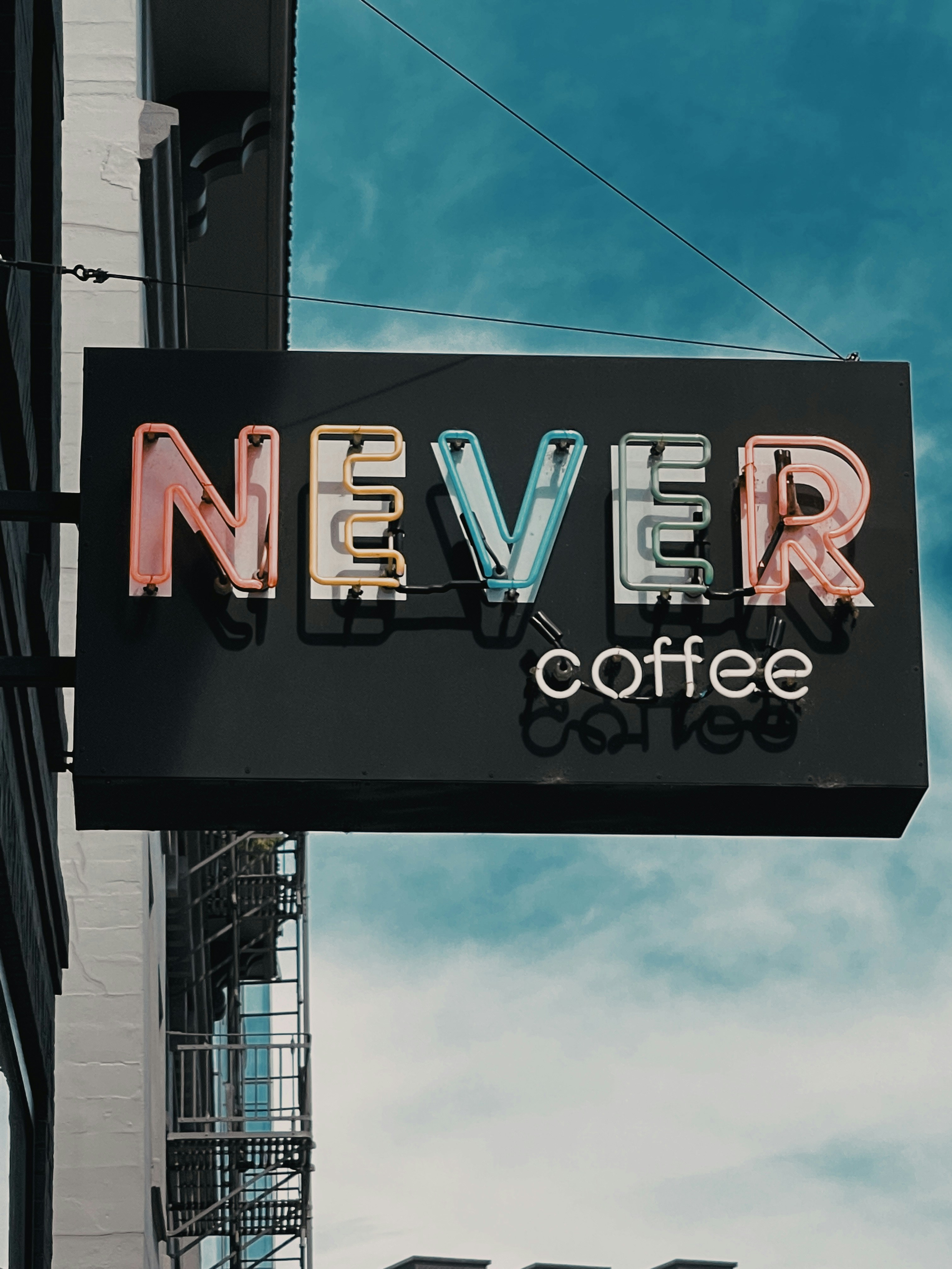 never coffee 라고 씌어있는 간판 사진