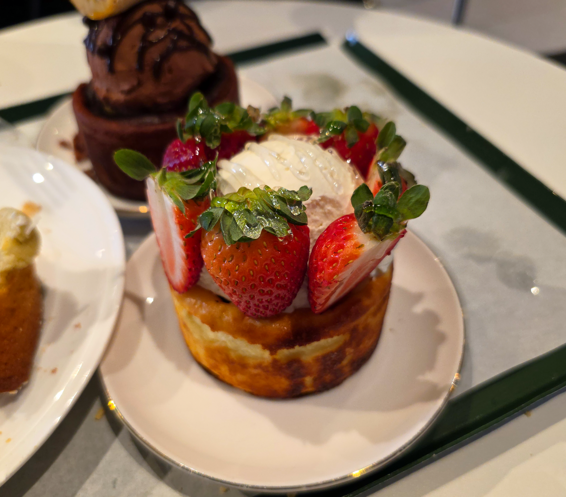 강남역퍼스트커피랩딸기바닐라빈바스크