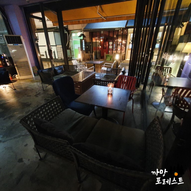 카페 드로잉 분위기