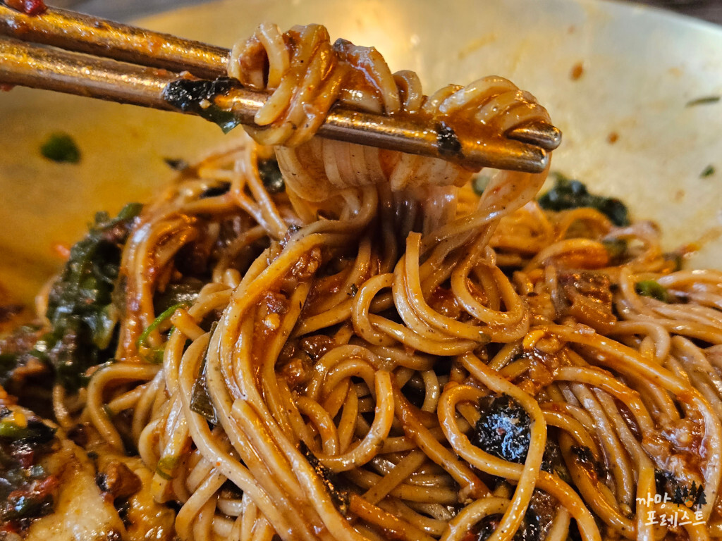 제주 모던돔베 비빔국수
