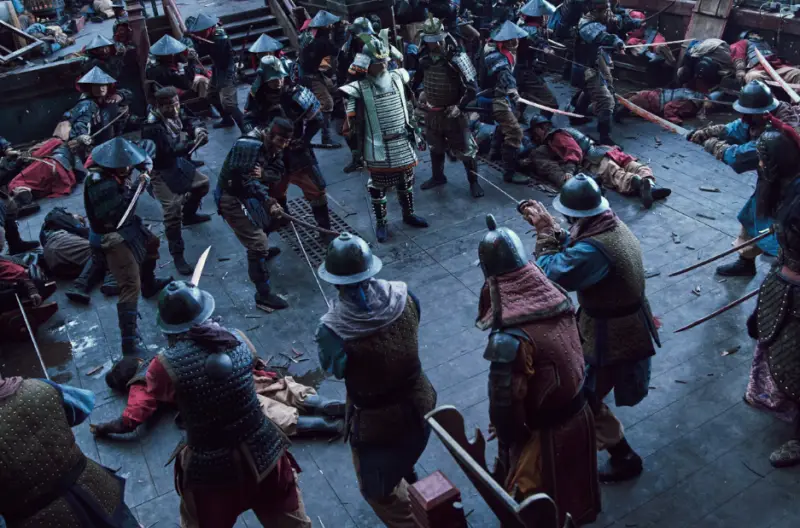 영화 노량- 왜국과 조선군이 대치하는 장면