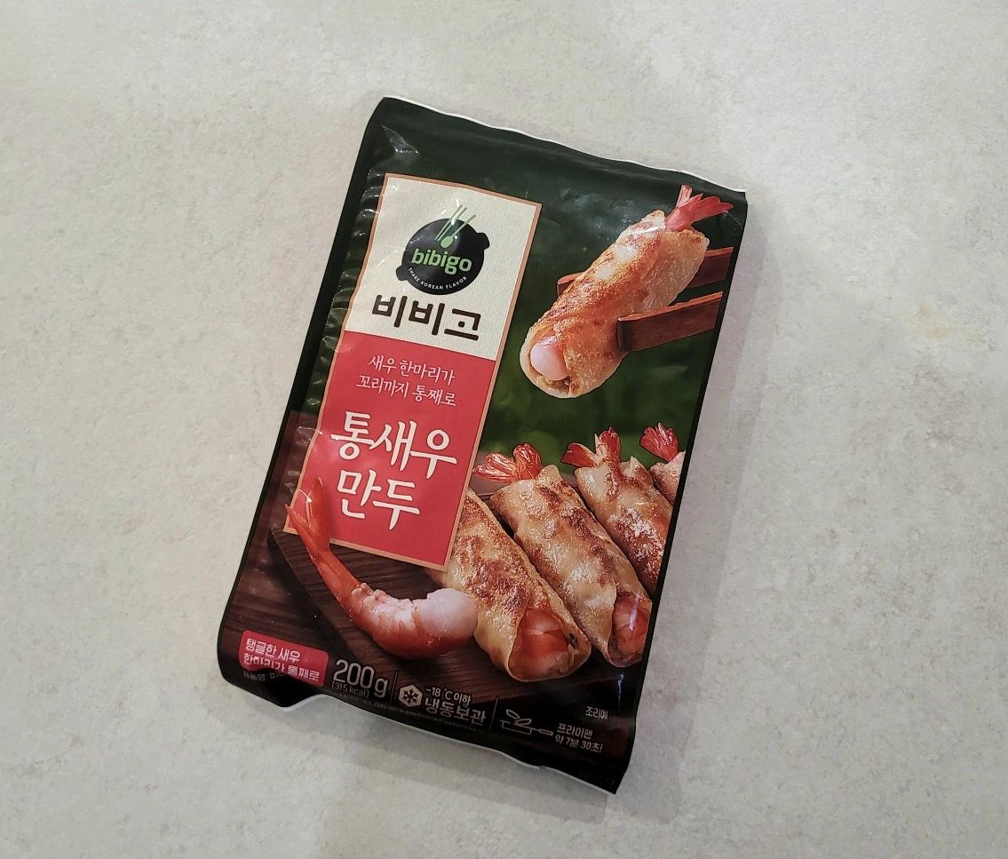 비비고 통새우 만두 포장