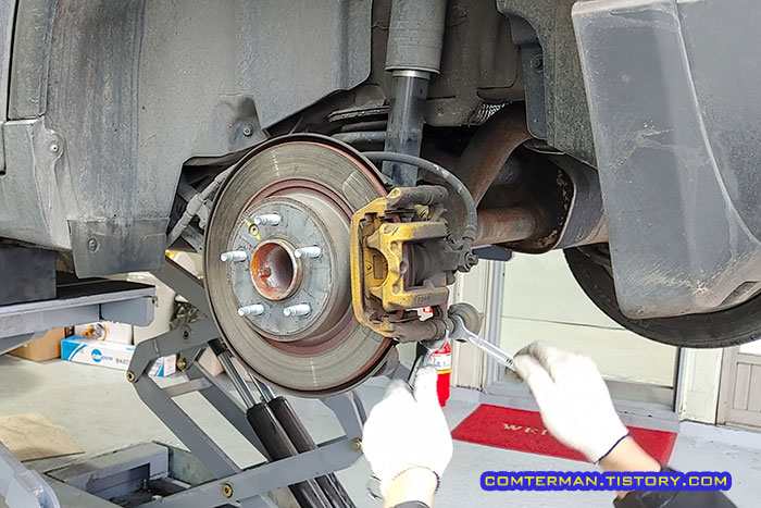 올란도 캘리퍼 분리 방법