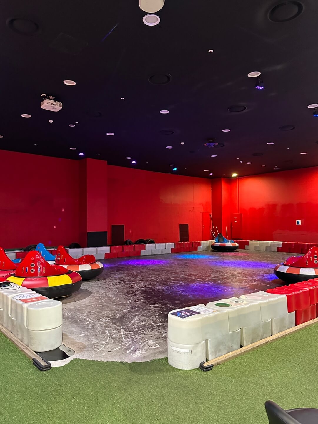 하이브 패밀리 테마파크 범버카 놀이시설