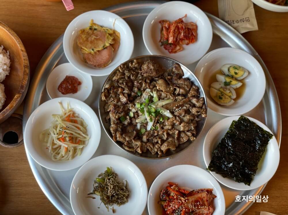 제주 백반 정식 맛집 달팽이식당 - 정갈한 한상 차림