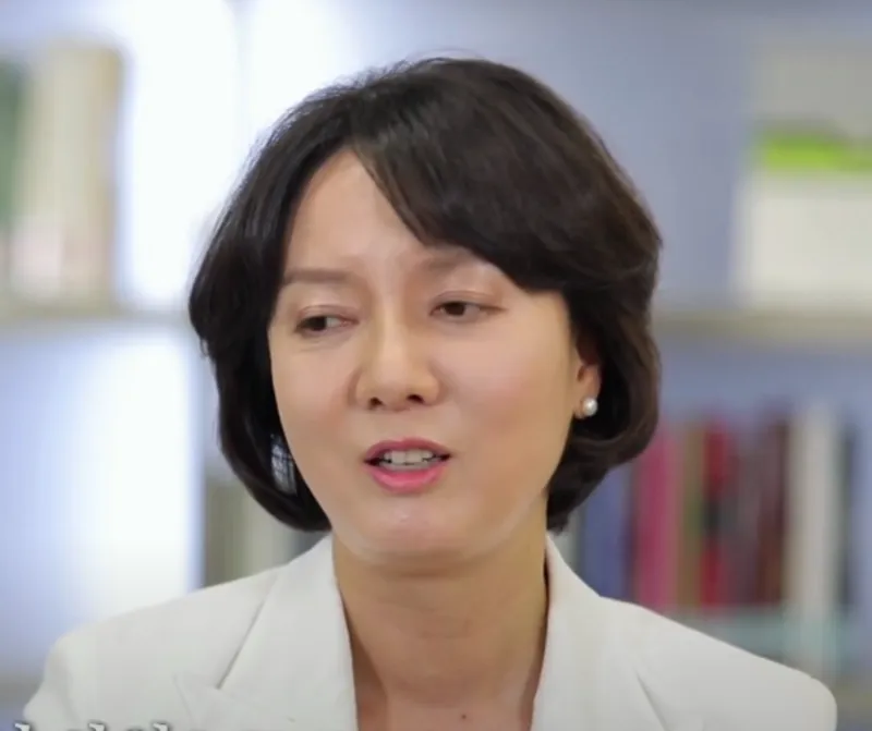 국회의원 인터뷰 사진41.webp