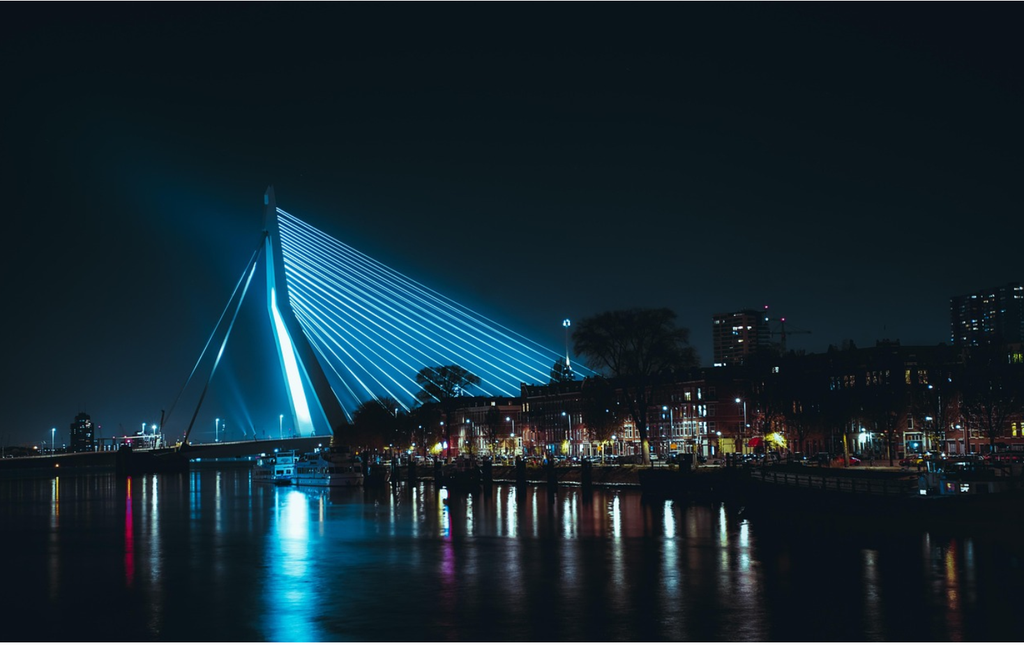 야간에만 드러나는 도시의 진짜 성격