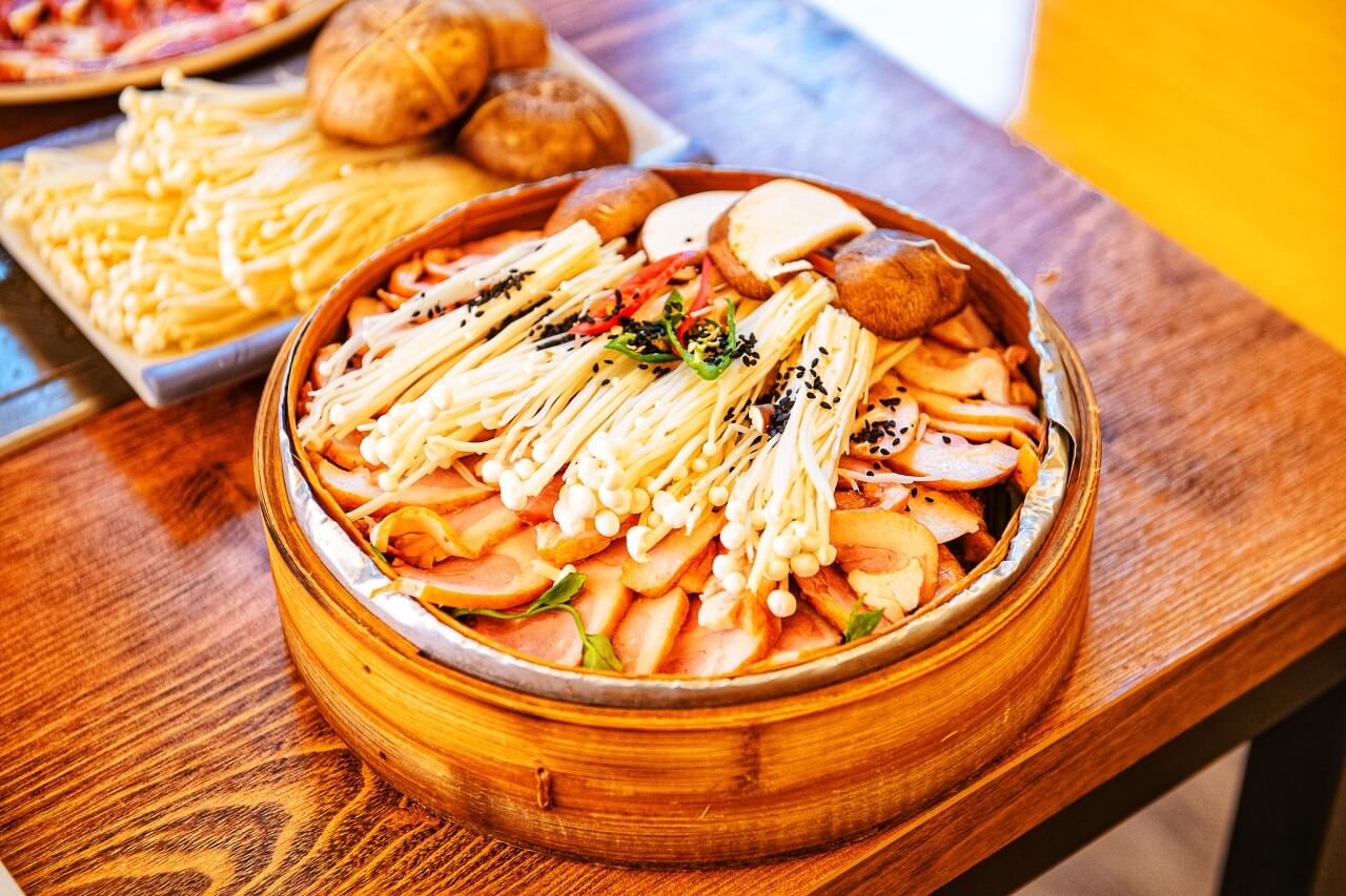 생생정보 고수의 부엌 목포 푸짐한 오리주물럭과 고소한 오리탕 맛집 목포관광오리탕