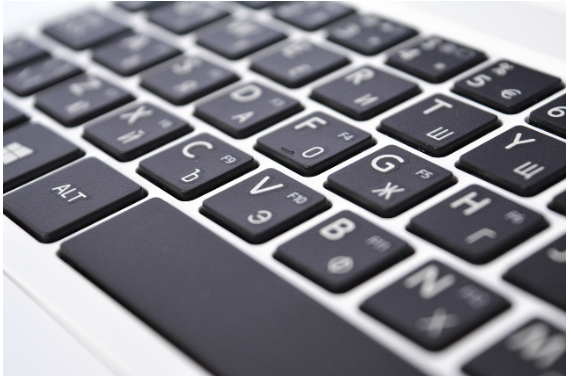 윈도우 보안 랜섬웨어 방지 설정에서 제어된 폴더 액세스 스위치를 켜는 화면