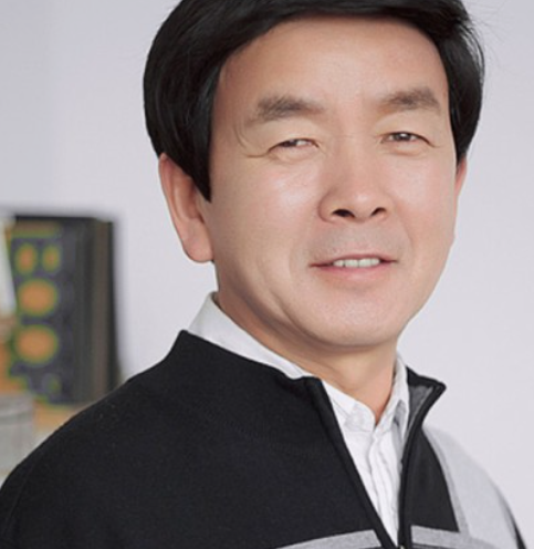 고환 짝짝이 치료하지 않아도 될까? 고환이 검은 이유는?