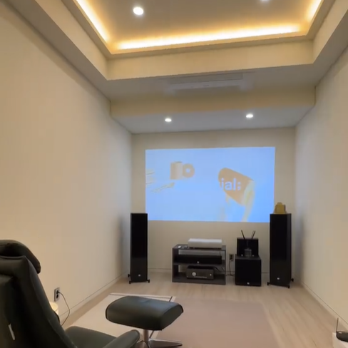 집에서도 영화관 기분을 낼수 있는 공간 영화관