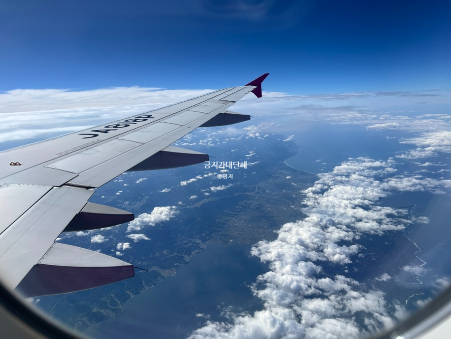 하늘을-나는-비행기