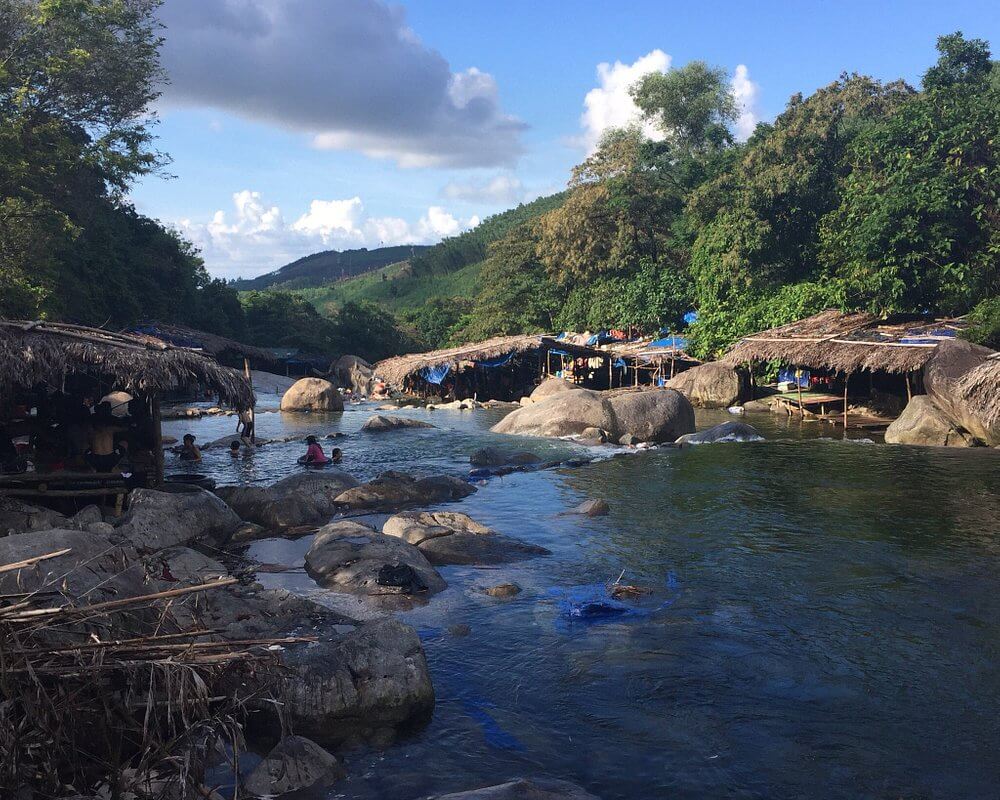 후에 왕궁&amp;#44; 티엔무 사원&amp;#44; thien mu pagoda&amp;#44; 민망 황제릉 향강&amp;#44; 탄 토안 다리&amp;#44; dong khanh의 황릉&amp;#44; 정오문 cua ngo mon&amp;#44; 미우사원&amp;#44; Wndjd Eldps ekfl&amp;#44; truong tien bridge&amp;#44; tam giang lagoon&amp;#44; the flag tower&amp;#44; thuy tien lake&amp;#44; 