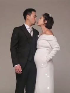 황정음 만삭화보