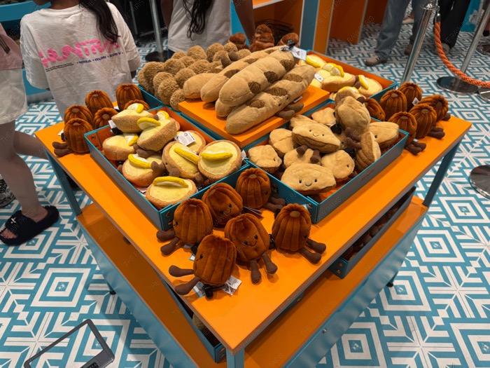 Jellycat Paris popup store Galeries Lafayette baguette and cannele plush toys
