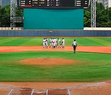 highschool-baseball-match