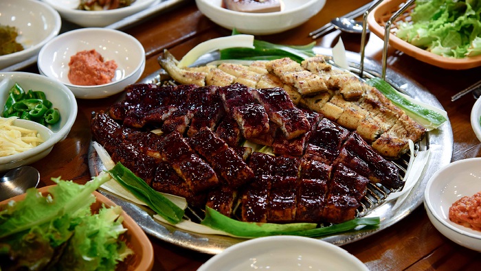 장어구이 상차림 사진