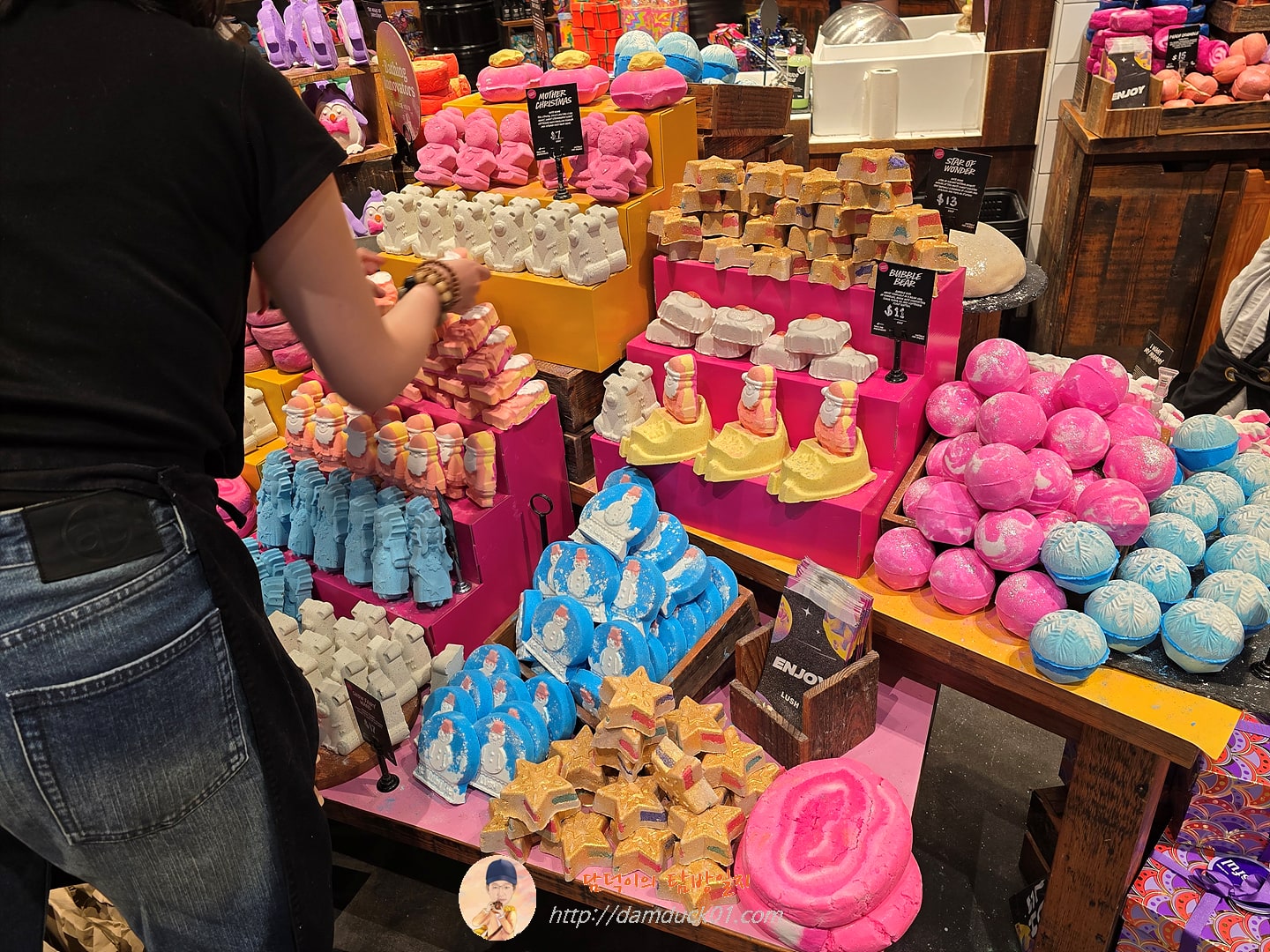LUSH Cosmetics QVB
