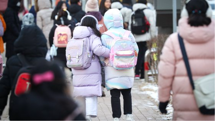 초중고교생2년뒤500만명붕괴올해초등교27곳문닫는다1