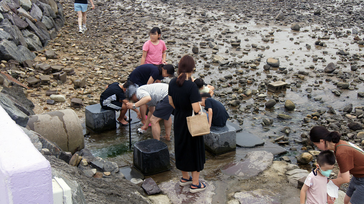 발을 씻을 수 있는 공간.