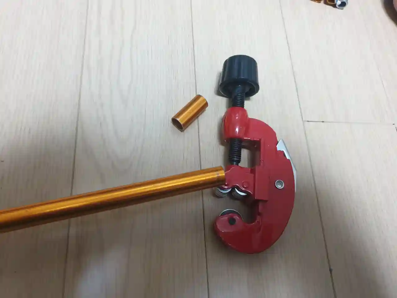 폴대-절단하는-중