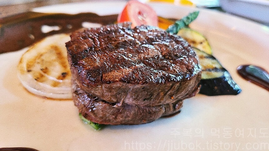 이당-비스트로-안심-스테이크-비주얼