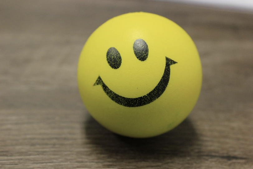 아침에 미소 짓기 → 기분 개선 & 긍정적인 하루 시작