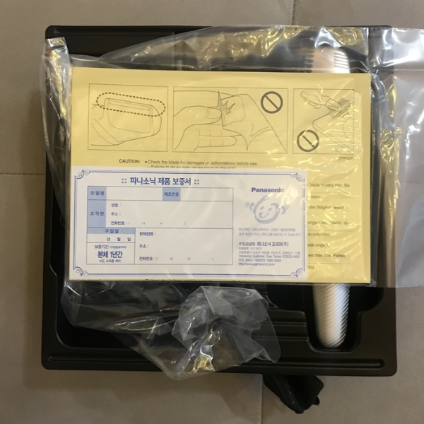 파나소닉 바디 트리머 ER-GK60 제품 보증서 및 구성품 포장 상태 – 정품 인증과 보증 기간 확인 가능