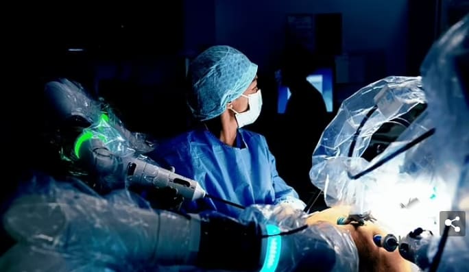 영국 첫 암 로봇 수술 성공 VIDEO: Versius robot aims for 'minimal access' in life-saving surgery