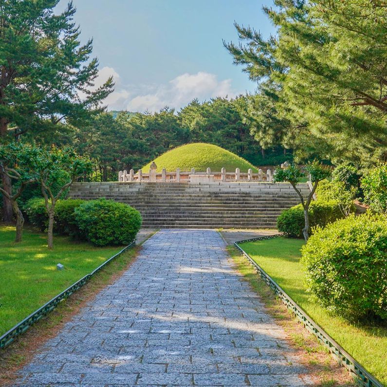 김유신장군묘