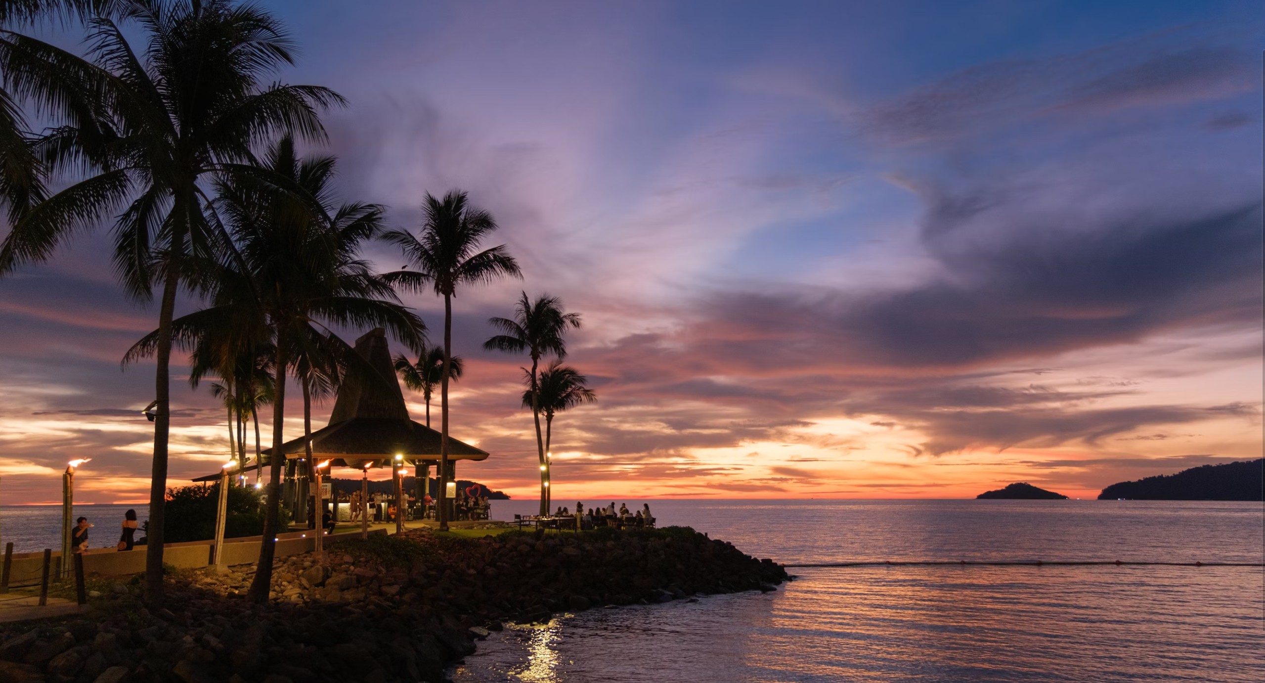 말레이시아-코타키나발루의-노을진-해변