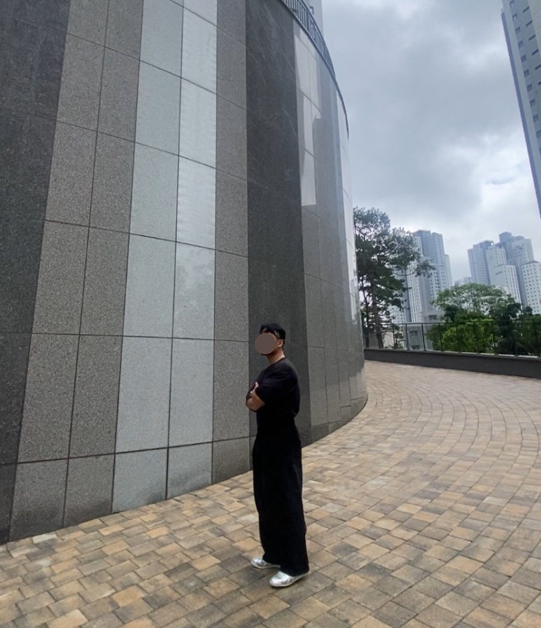 데일리룩(2024. 6. 30.) 하바행크 클래식 반다나, 어커버 오버핏 반팔티, 무신사스탠다드 데님 와이드 벌룬팬츠, 아식스 오니츠카타이거 멕시코 66 올실버, 카시오 A158W