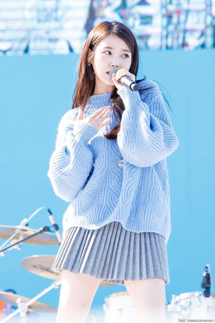 아이유 사진 모음 / 무대 코디 패션 / 일상 사복 패션