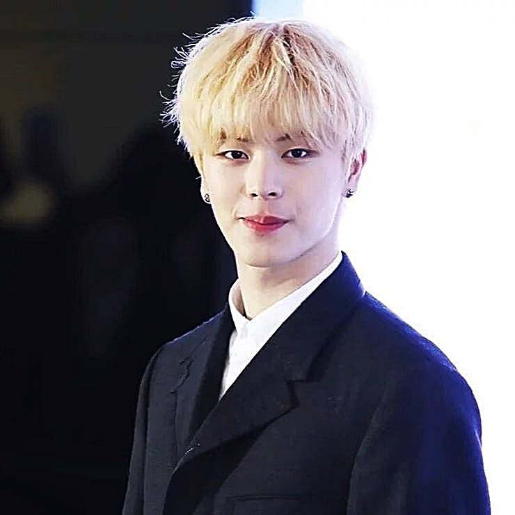 가수-겸-배우-육성재