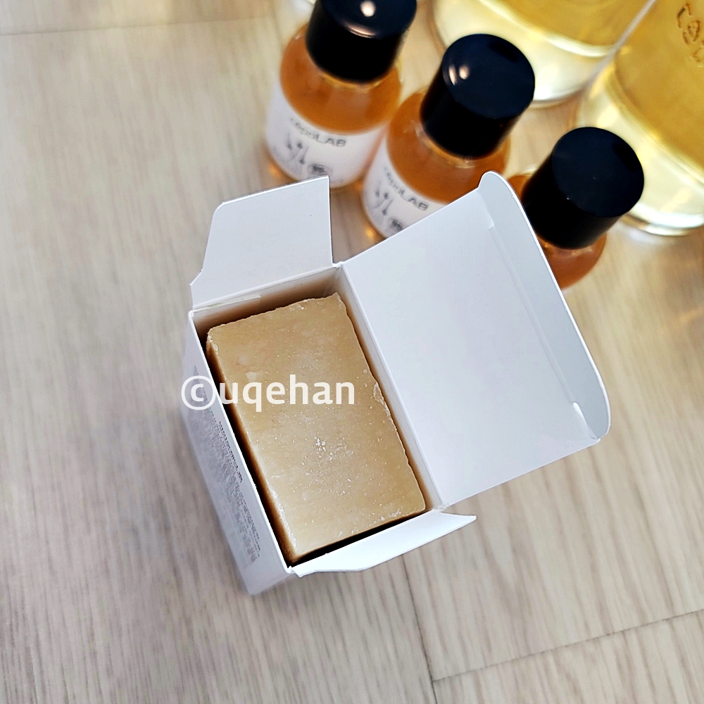 세포랩 바이오제닉 에센스 구성품 비누 사진이다.