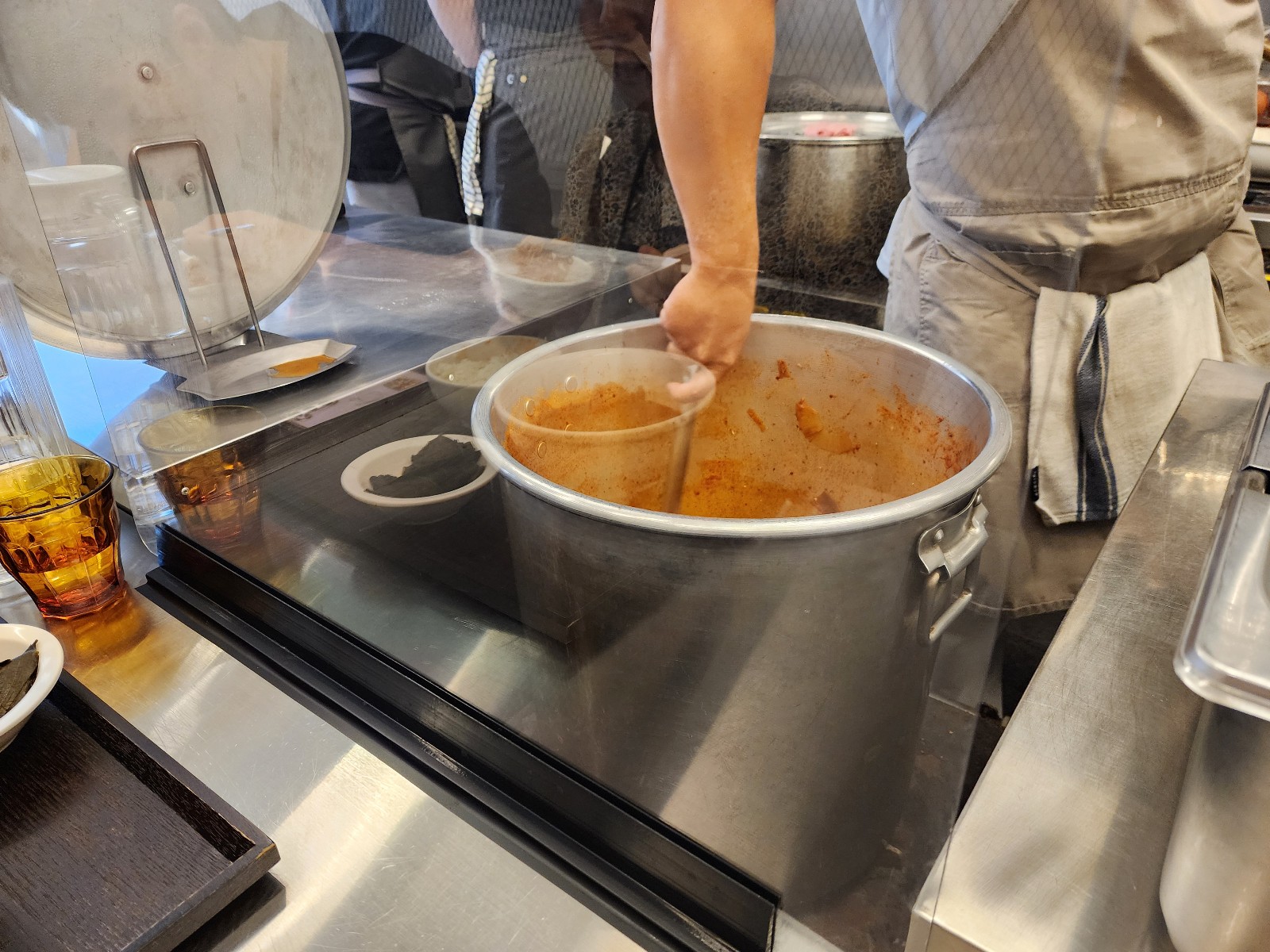 김치찌개 솥