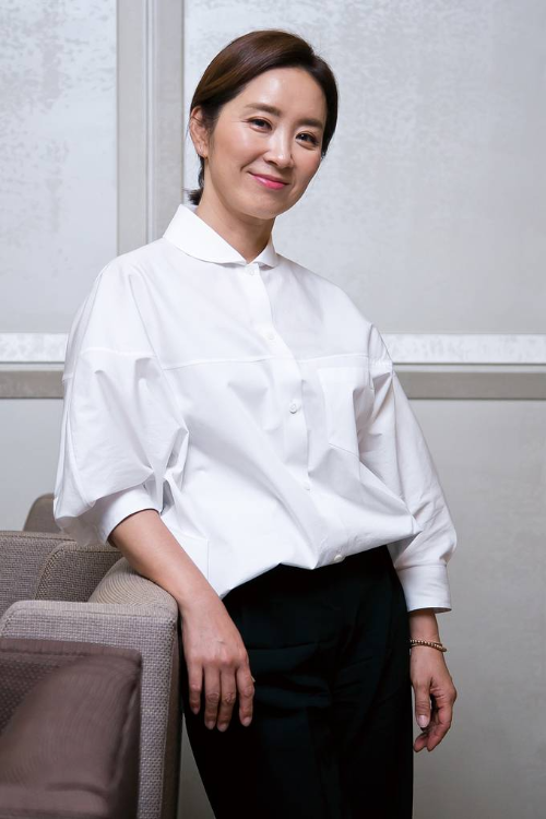 배우 윤유선