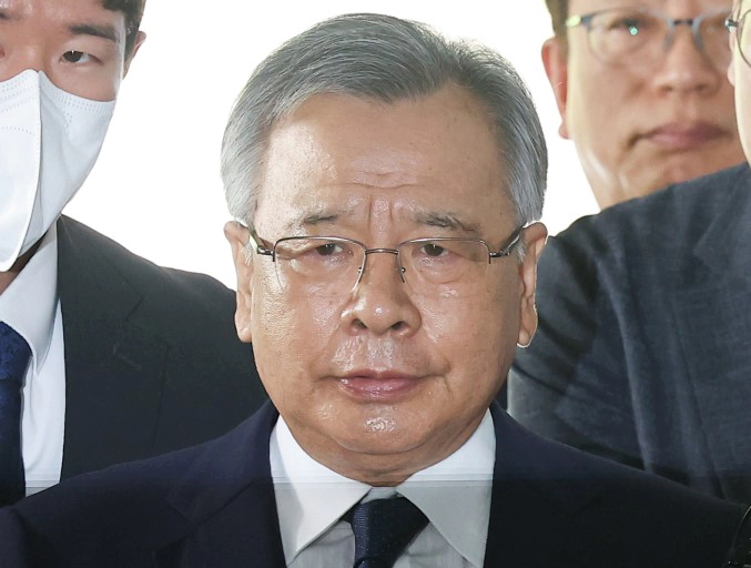 박영수 특검 석방 위치추적기 부착 근황