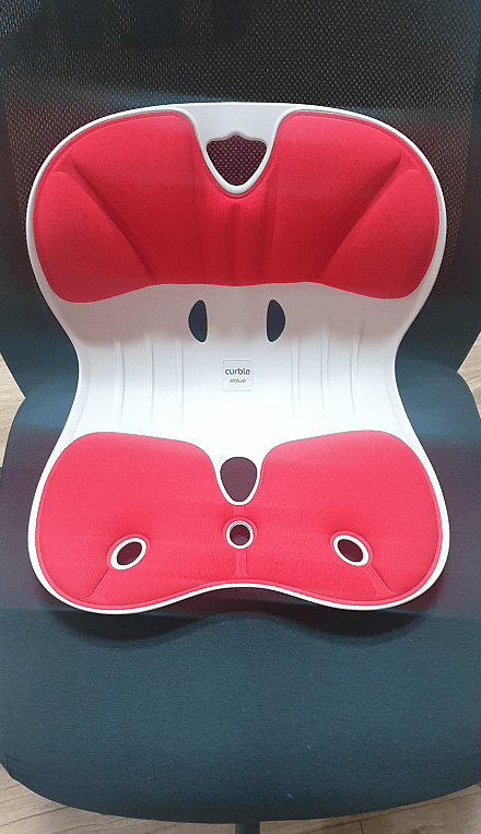 의자에-올려놓은-커블체어-와이더