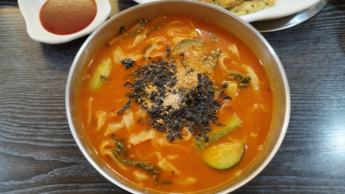 진주손칼국수 얼큰칼국수