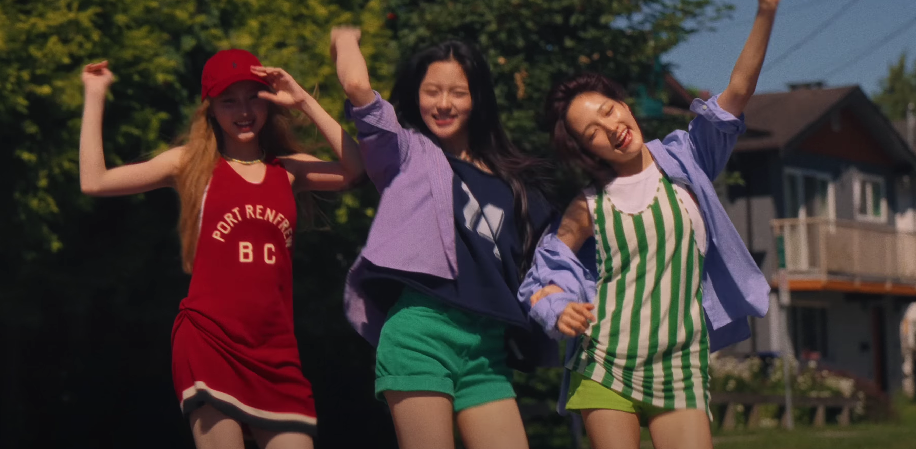 KiiiKiii Dancing Alone