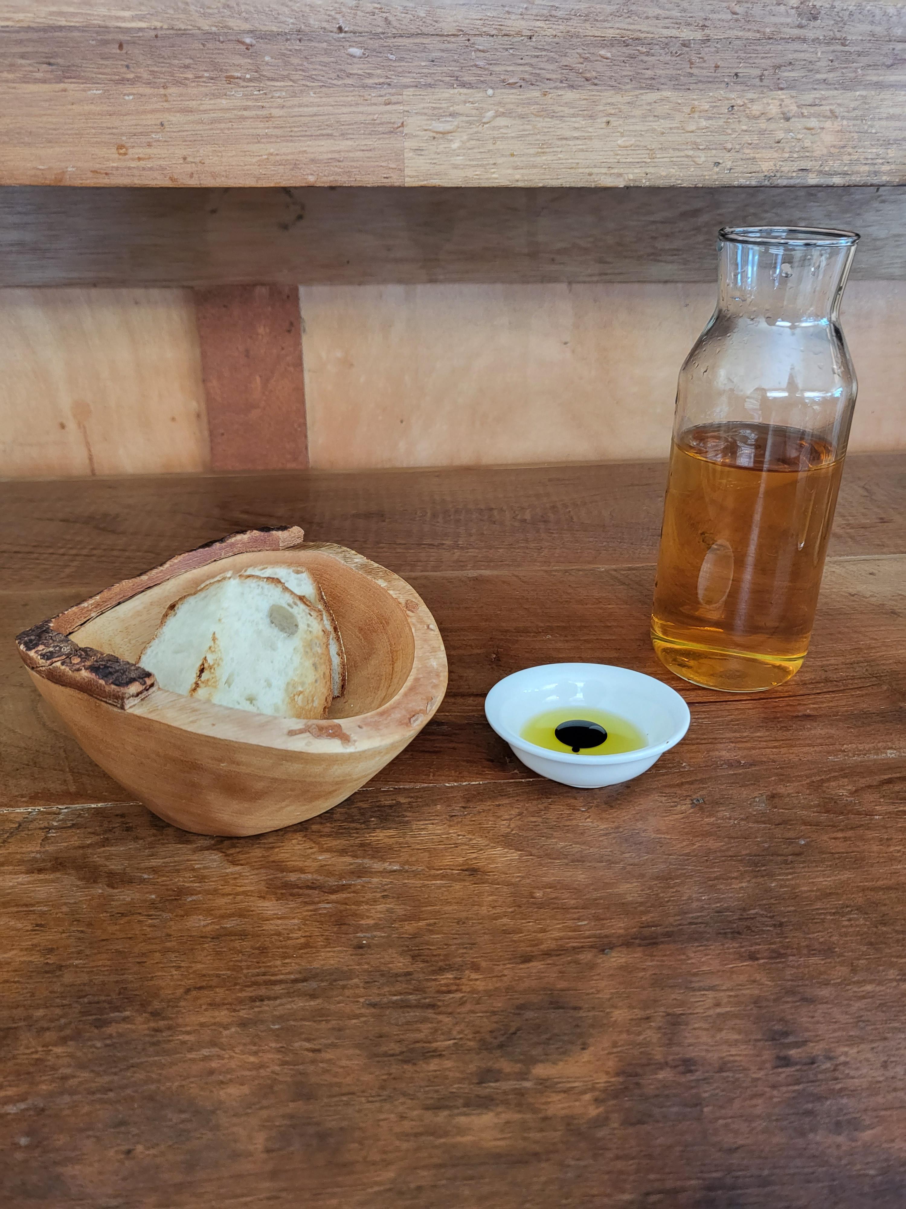 식전빵과 물