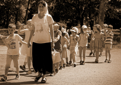유치원 교사가 노인 돌봄 사업을 시작한 이유, 어린아이와 어르신들의 공통점