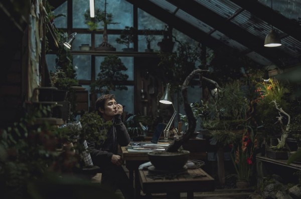 스릴러 코미디 영화 추천 박찬욱 감독의 어쩔수가없다 줄거리 결말 해석 리뷰 OTT 출연 이병헌