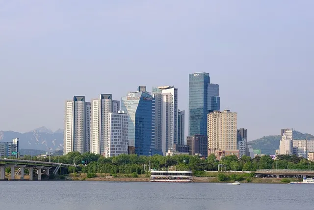 서울-아파트와-한강