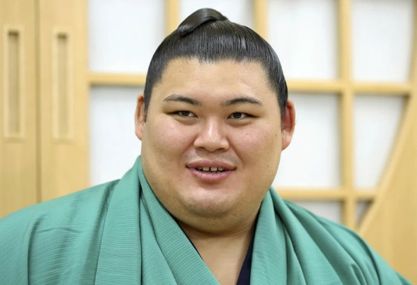 일본 스모계의 새별 오오노사토 24세